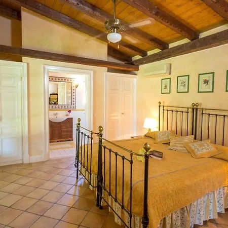 Villa V&v Almiros strand